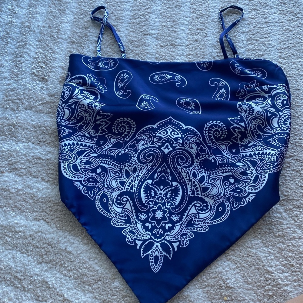 Crop top